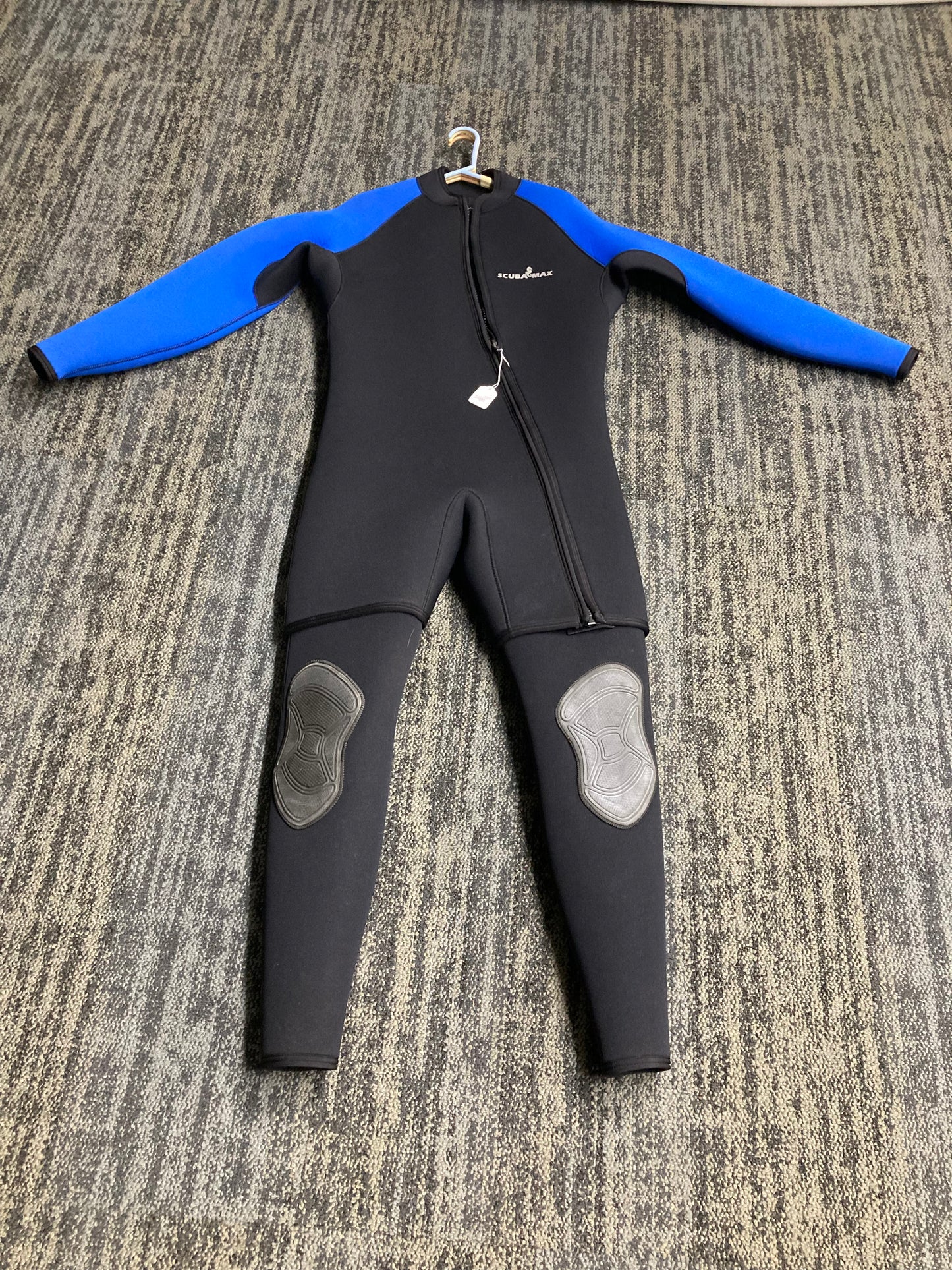 Used 6/5 Scubamax Dive Suit XL